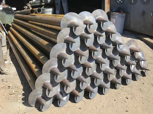 Винтовые сваи &mdash; особенности установки для частного дома